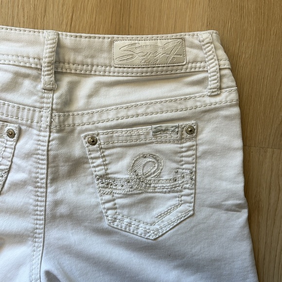 Seven7 Mid Length White Stretch Jean Shorts - Picture 4 of 6